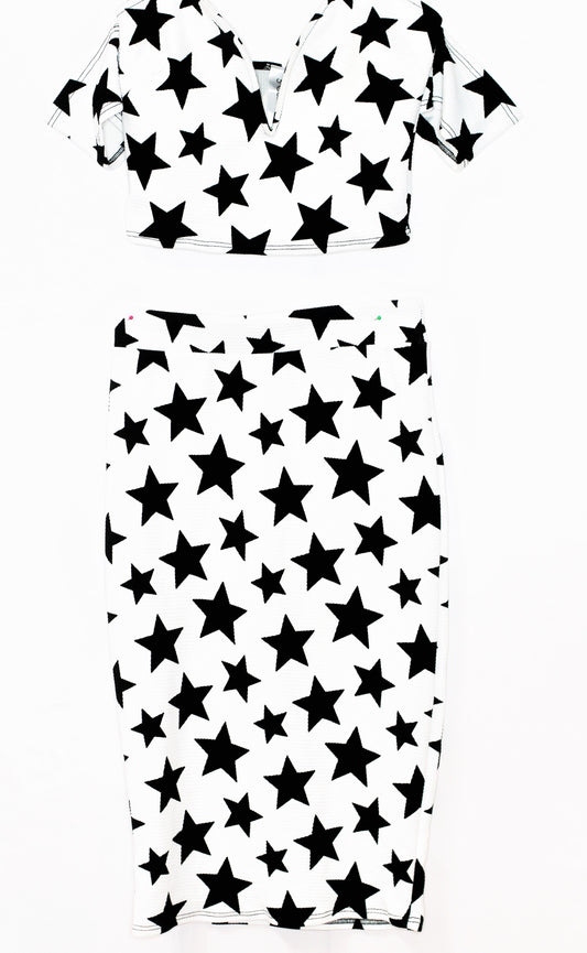 Women's Black And White  Star Fashion 2 Piece Crop Top - Pencil Skirt Set
