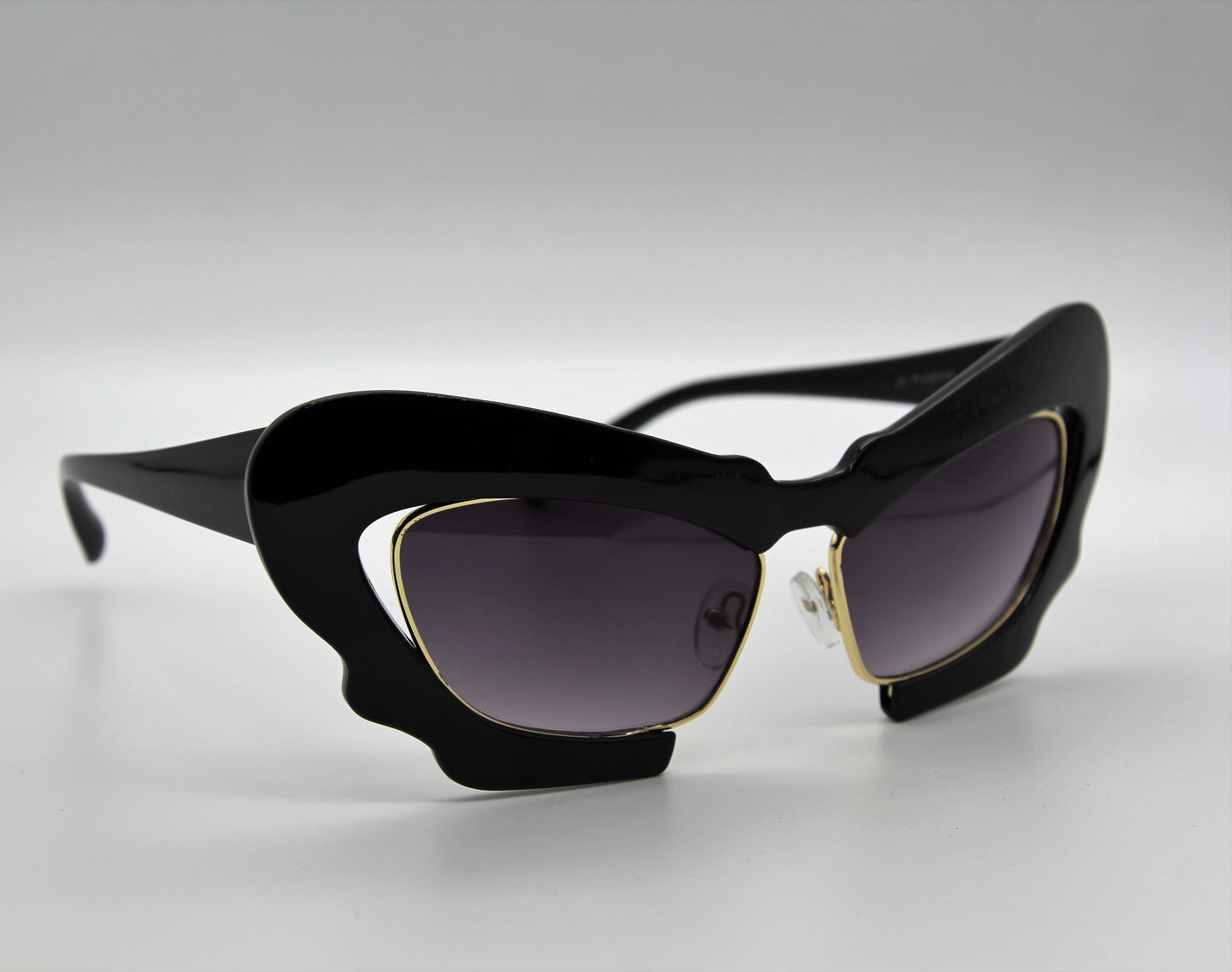 Women Black/ cat eye Elegant Stylish Sunglasses