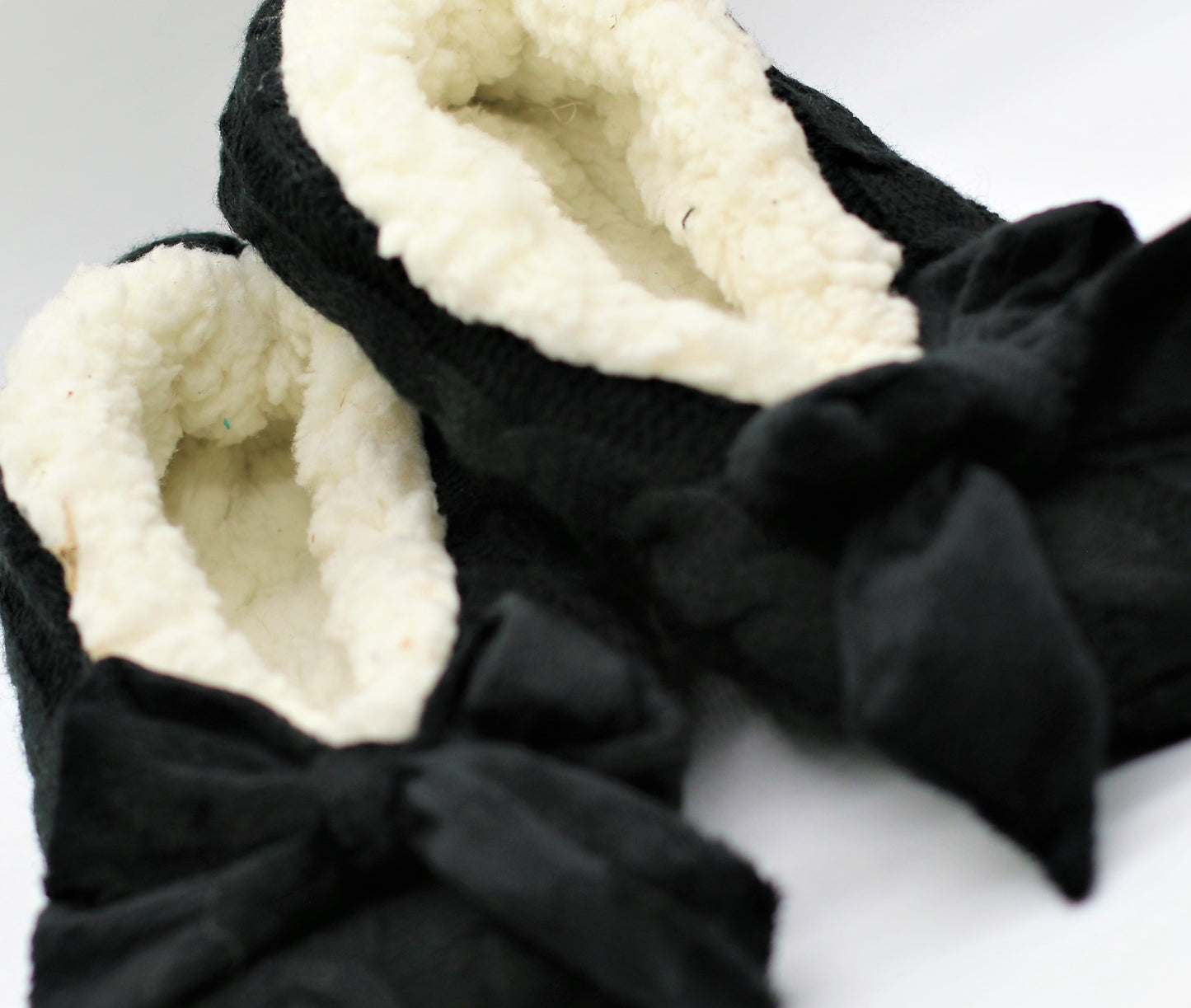 Women's Black Cable Knit Slippers