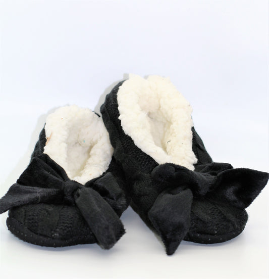 Women's Black Cable Knit Slippers